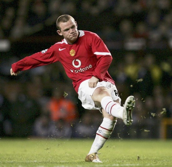 球迷们自发 球迷们自发